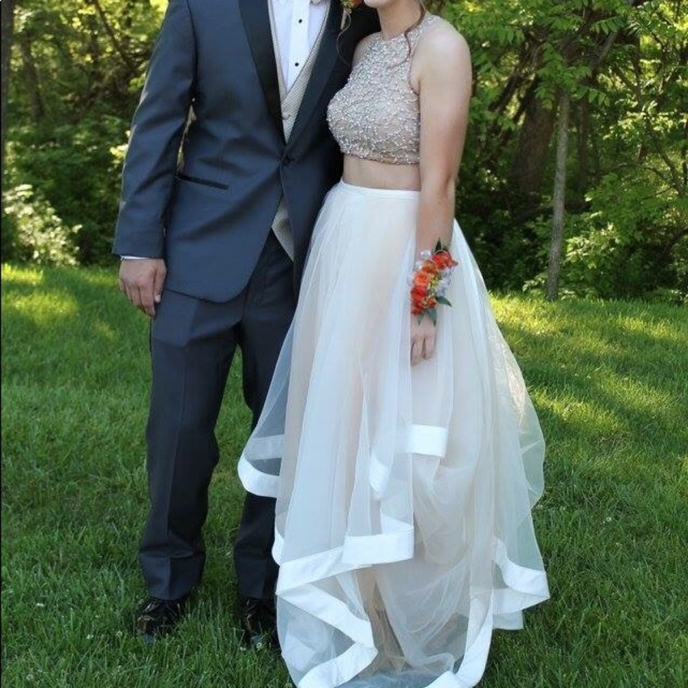 PROM DRESS - Picture 3 of 3